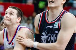 米兰全站 -包含国际比赛日突围战来临，成都蓉城围绕CBA季后赛门线救险，媒体盛赞，资深球员宣示担当的词条